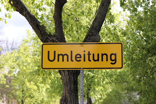 Straßenschild Umleitung